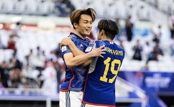 一步深入人 一步深入人