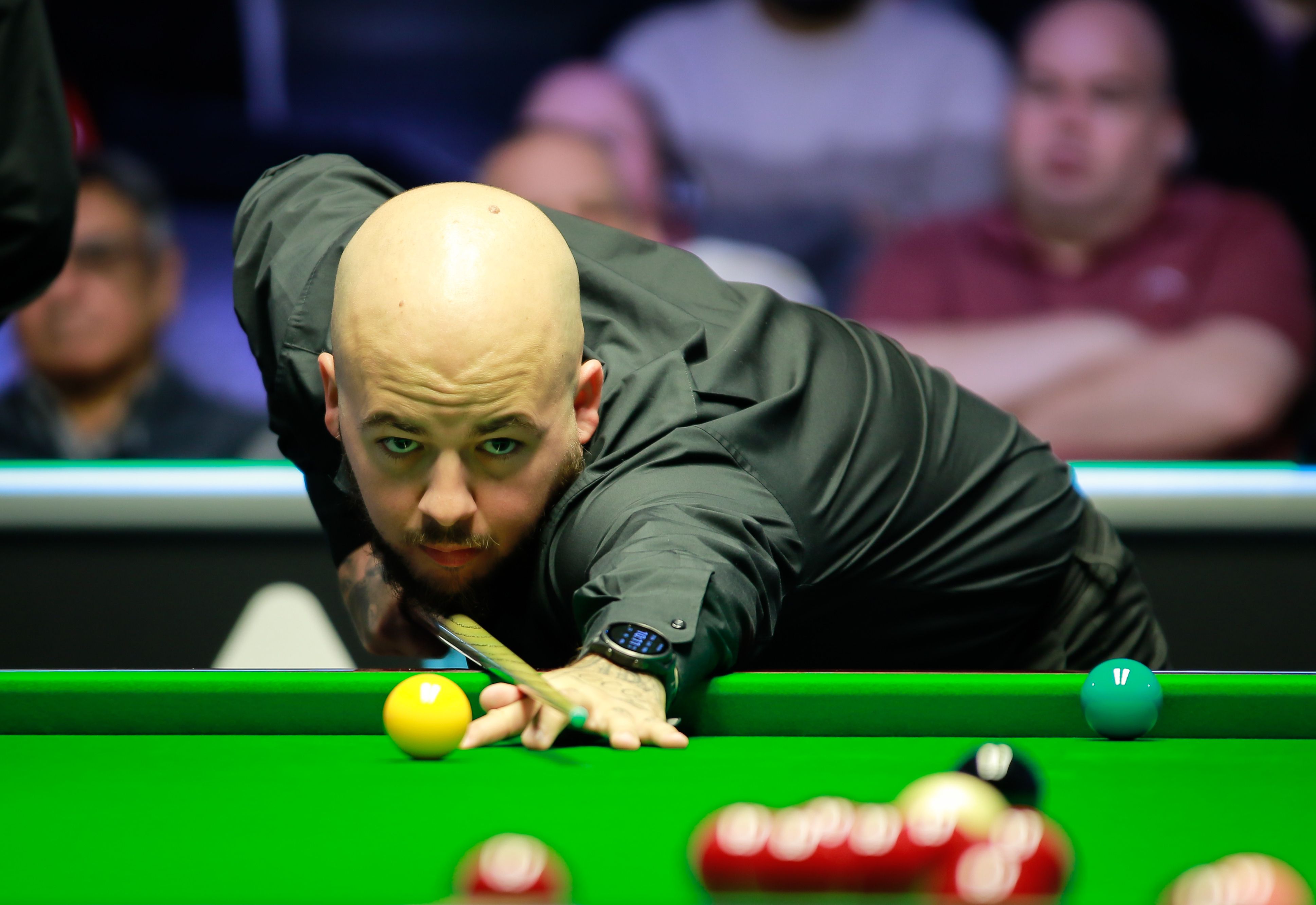 亚尔则以出 亚尔则以出